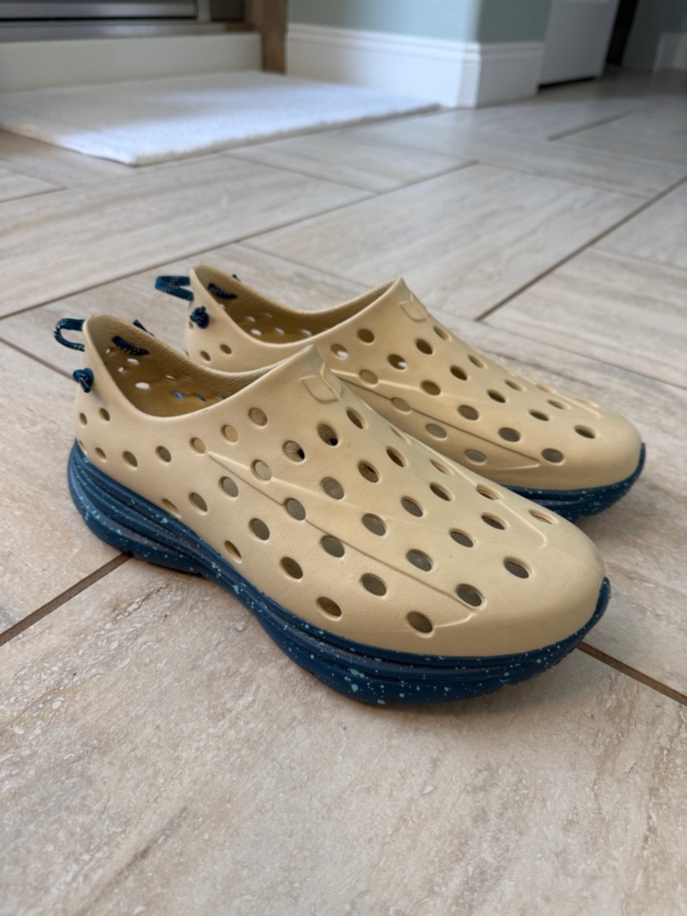 Kane Revive Active Recovery Shoe